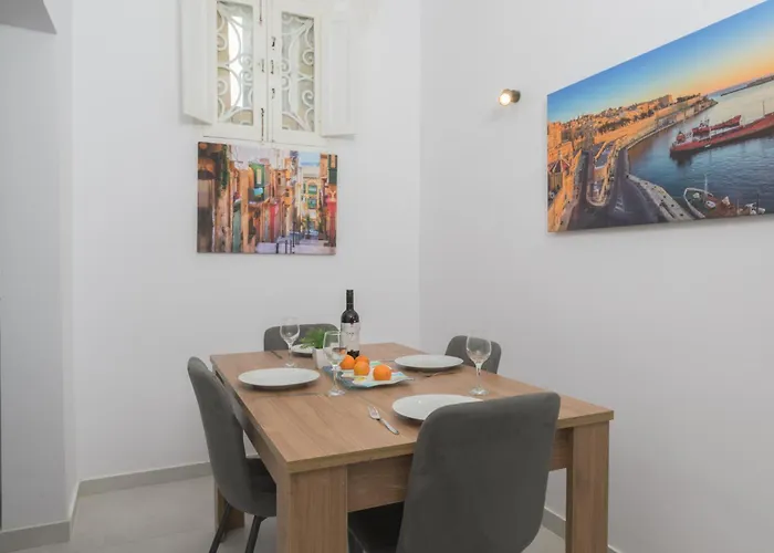 Lägenhet Stylish 1 Bedooom Penthouse With Terrace In The Centre With Views