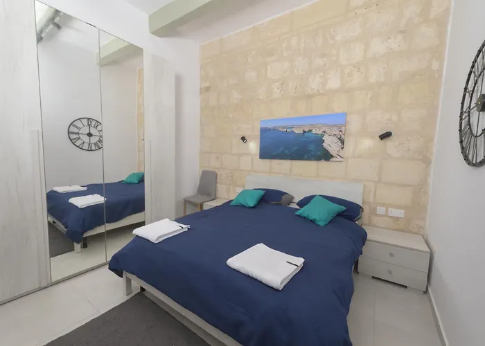 Stylish 1 Bedooom Penthouse With Terrace In The Centre With Views Lägenhet Valletta
