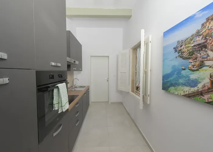 Stylish 1 Bedooom Penthouse With Terrace In The Centre With Views Valletta