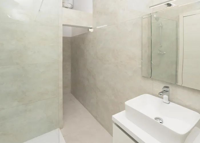 Stylish 1 Bedooom Penthouse With Terrace In The Centre With Views Lägenhet Valletta