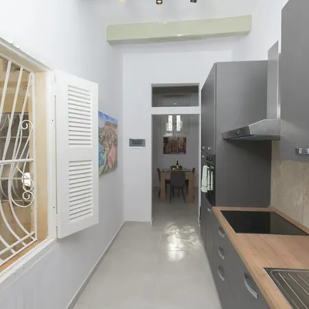 アパート Stylish 1 Bedroom Penthouse With Terrace In The Centre With Views *