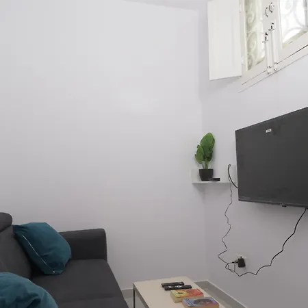 アパート Stylish 1 Bedroom Penthouse With Terrace In The Centre With Views *