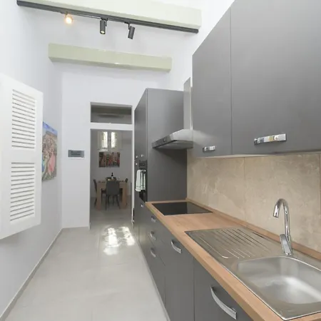 アパート Stylish 1 Bedroom Penthouse With Terrace In The Centre With Views *