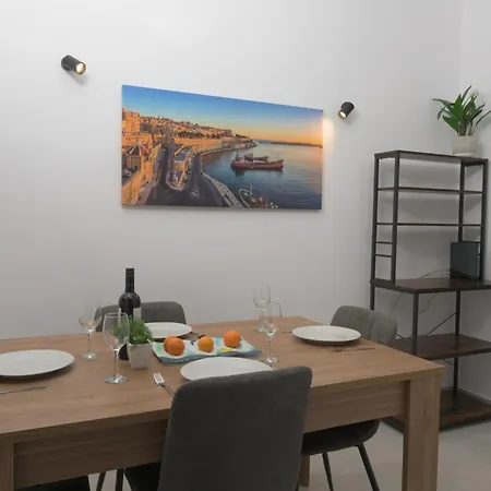 Stylish 1 Bedooom Penthouse With Terrace In The Centre With Views Lejlighed Valletta