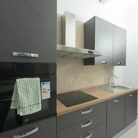 Lejlighed Stylish 1 Bedooom Penthouse With Terrace In The Centre With Views