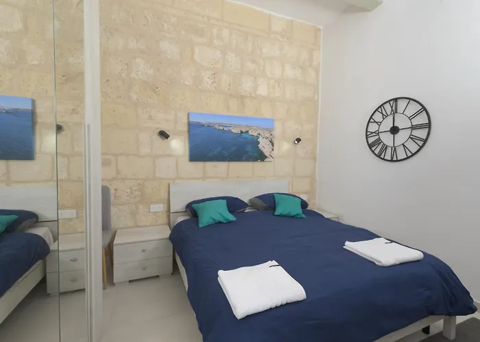 Stylish 1 Bedooom Penthouse With Terrace In The Centre With Views